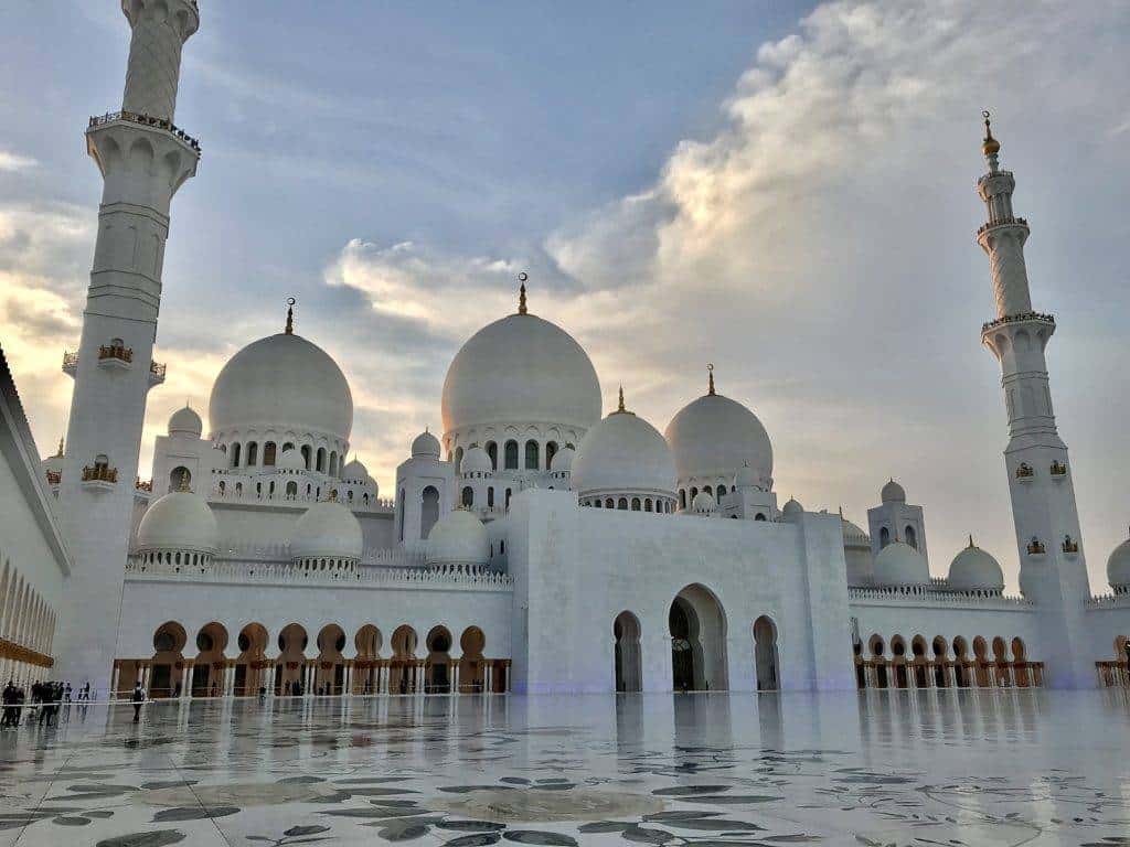 sheikh zayed mosque inside