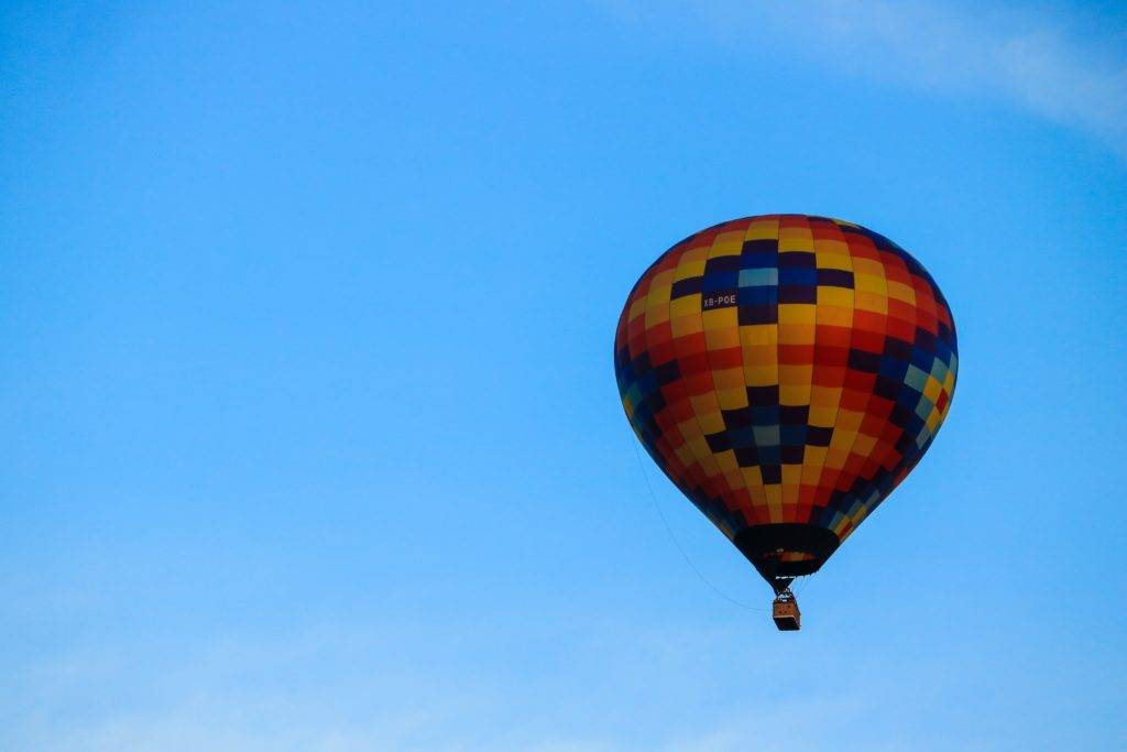 hot air balloon in san miguel de allende