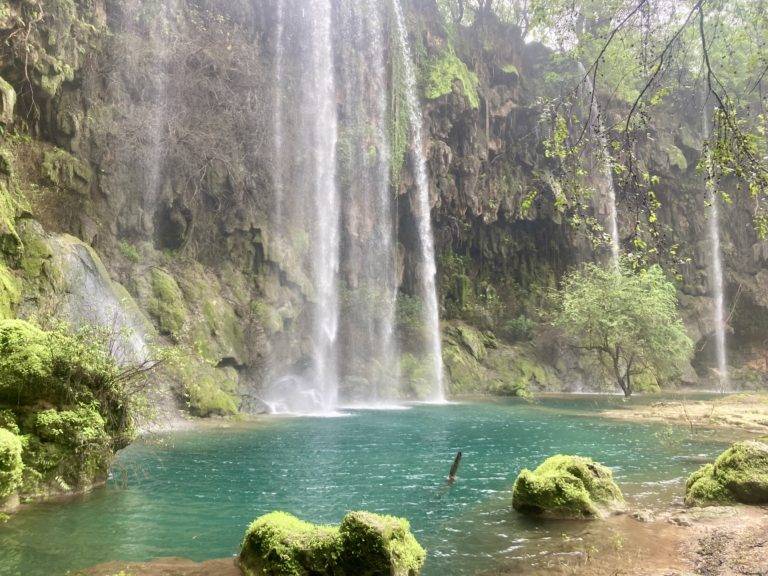 Ayn Athum waterfall