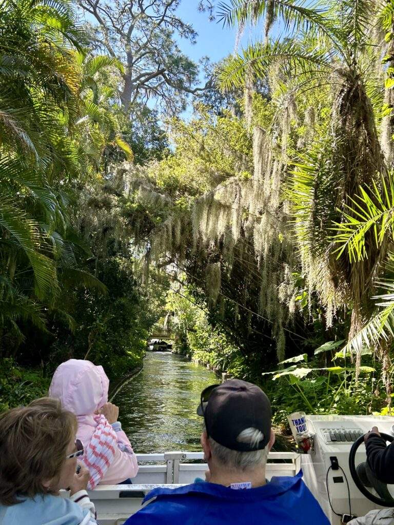 Canals boat tour